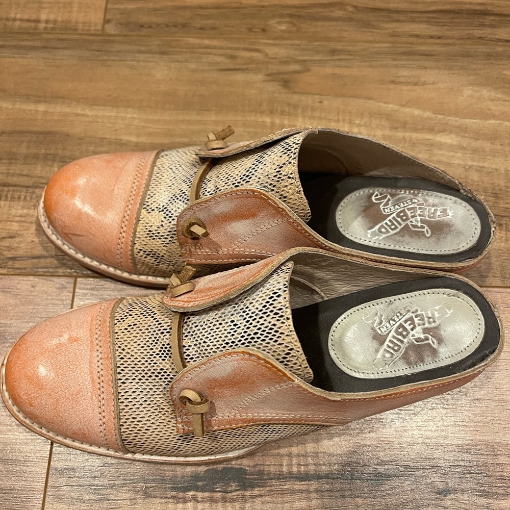 Freebird, size 8. Pink and cream. Only wore once.